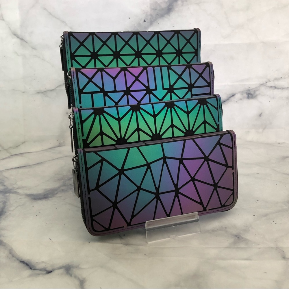 🔥😍 1 LEFT Light Reflective Wallets 😍🔥 - Picture 4 of 12